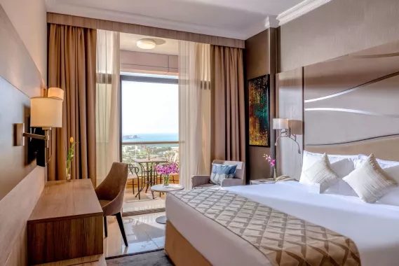 Отель "Two Seasons Hotel & Apartments" 4*