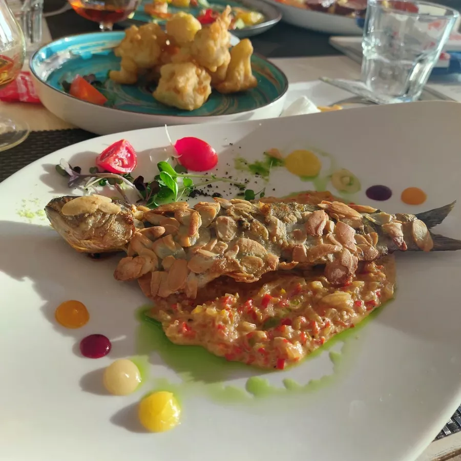 Кафе Парк Джузеппе в Анапе: Еда, Живая музыка, Детское меню, Проведение банкетов, Летняя терраса,