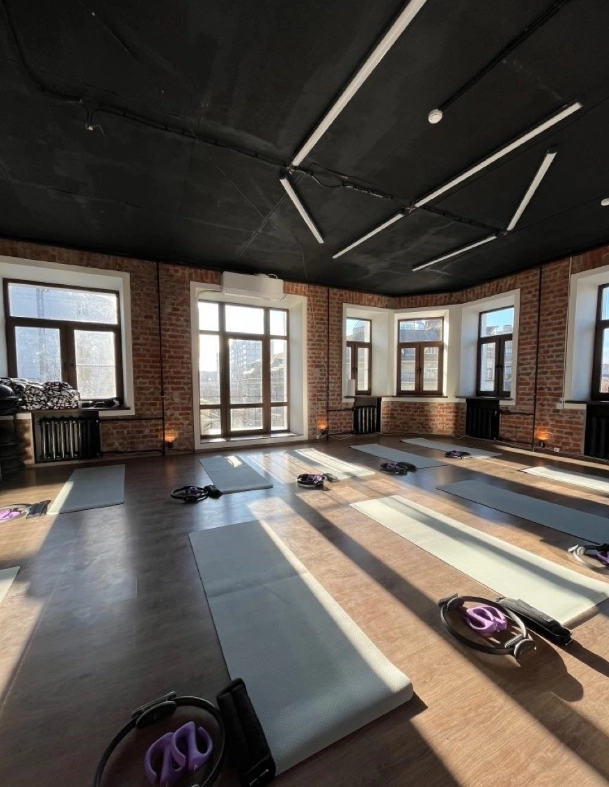 Фитнес-клуб A.M. pilates studio в Москве: Разовые посещения, Йога, Женский зал, Пилатес, Стретчинг, Персональный тренер,
