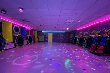 Фитнес-студия Party fitness в Москве: Разовые посещения, Аэробика, Бодифлекс, Джампинг, Йога, Калланетика, Кроссфит,