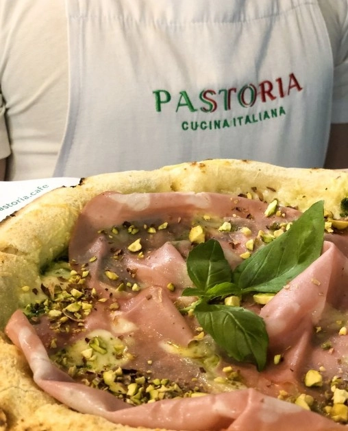 Кафе Pastoria cafe в Москве: Заказ навынос, Проведение банкетов, Итальянская кухня, Можно с ноутбуком, Заказ столиков,