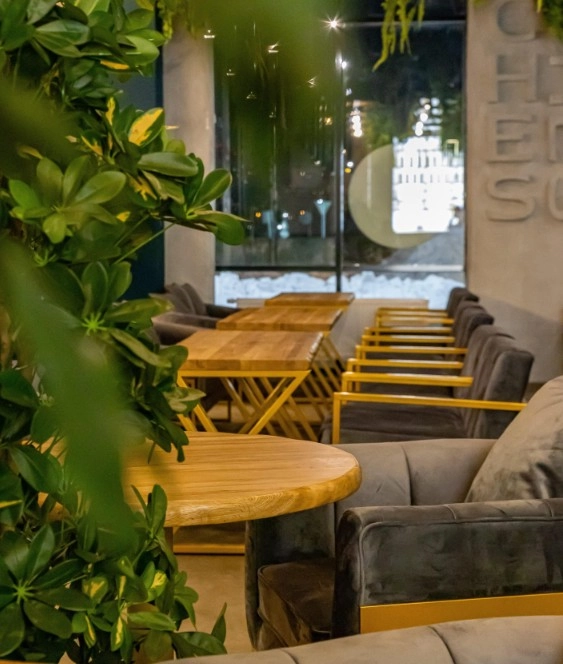 Кафе Veches lounge bar and kitchen в Москве: Винная карта, Летняя терраса, Европейская кухня, Заказ столиков, Завтрак,