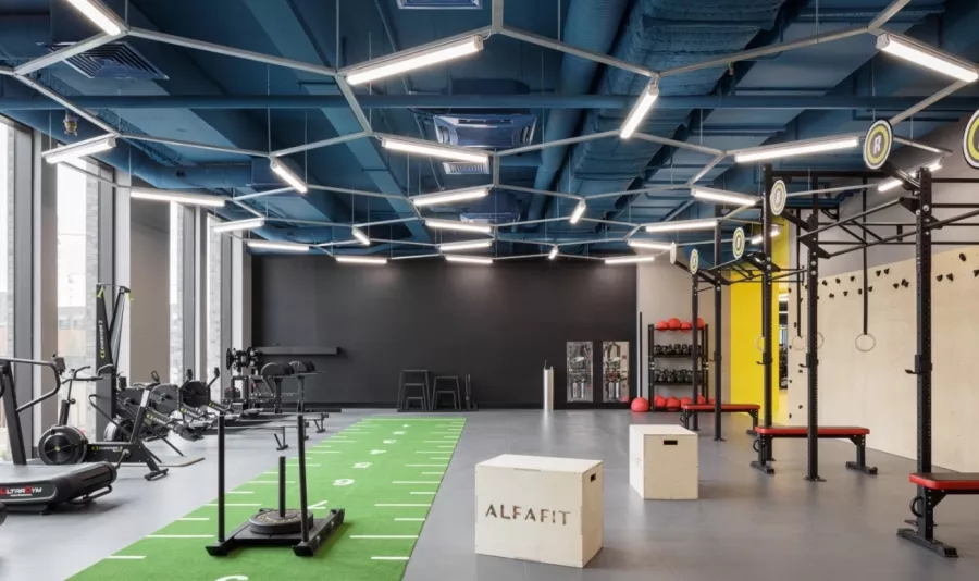 Фитнес-клуб ROCKOUT Gym в Москве: Разовые посещения, Боевые искусства, Йога, Кроссфит, Пилатес, Стретчинг, Танцы, Фитнес для беременных, Персональный тренер, TRX тренировки, Сауна,