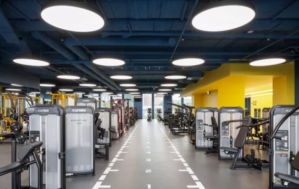Фитнес-клуб "ROCKOUT Gym".
