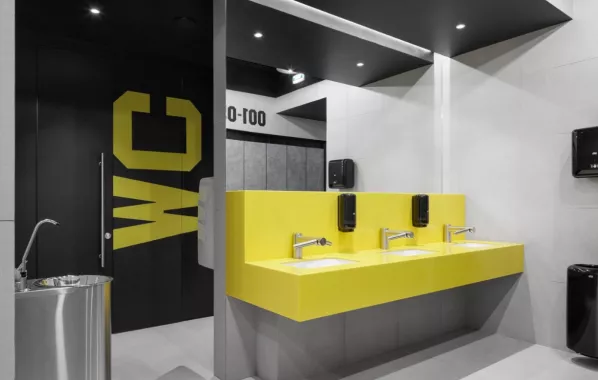Фитнес-клуб "ROCKOUT Gym".