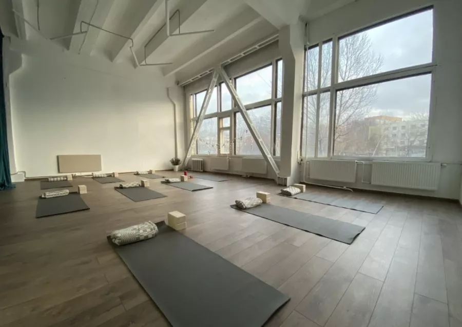 Студия йоги Yogabody studio в Москве: Йога, Айенгара, Кундалини, Аштанга, Хатха,
