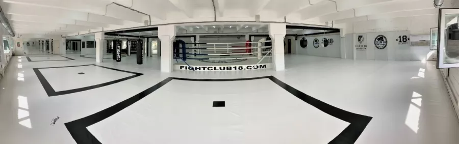 Спортивный клуб единоборств и фитнеса Club 18 fight&fitness в Москве: Разовые посещения, Аэробика, Боевые искусства, Йога, Кроссфит, Настольный теннис, Пилатес, Массаж,