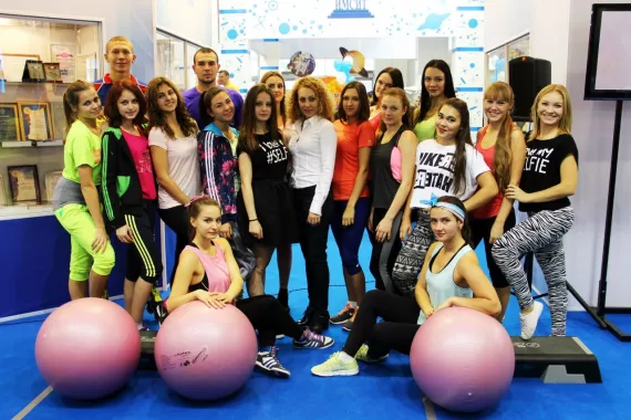 Фитнес-клуб "Fit line".