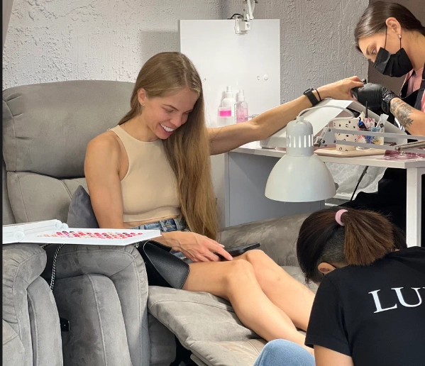 Студия маникюра Unica beauty bar в Москве: Маникюр, Педикюр, Брови, Эпиляция, Перманент,