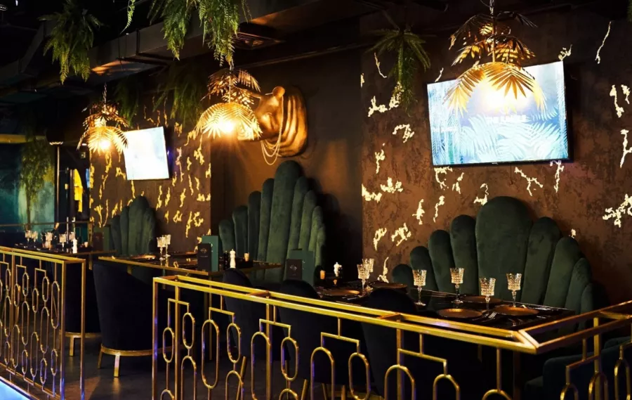 Ресторан-театр The Jungle в Казани: Европейская кухня, Американская кухня, Заказ столиков, Восточная кухня, Итальянская кухня, Азиатская кухня, Винная карта, Танцпол, VIP-зал,