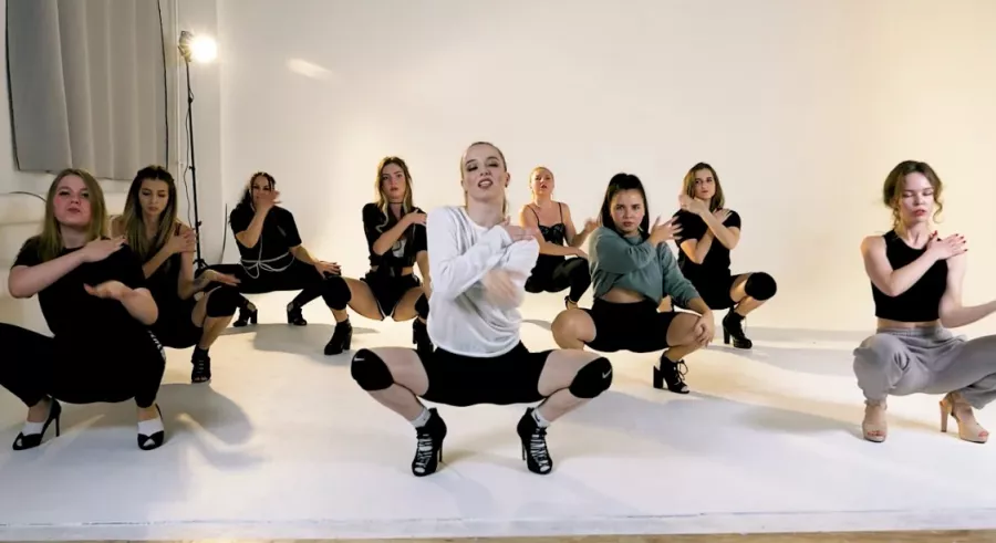 Фитнес-клуб IBodyStudio в Санкт-Петербурге: Фитнес-клуб, Тренажерный зал, Фитнес зал , Индивидуальные занятия , Тренеры,