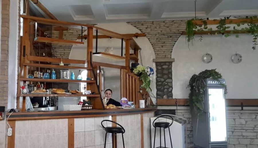 Кафе Аквамарин в Сочи: Кавказская кухня, Кафе с доставкой, Семейное кафе, Выпечка,