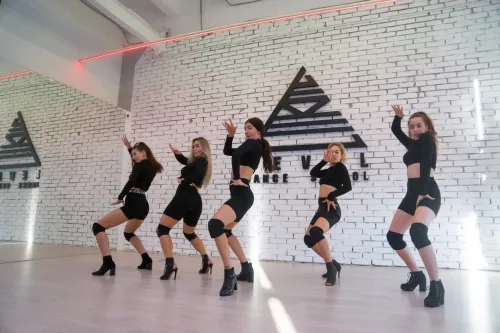 Школа танцев Level Dance School  в  Санкт-Петербурге