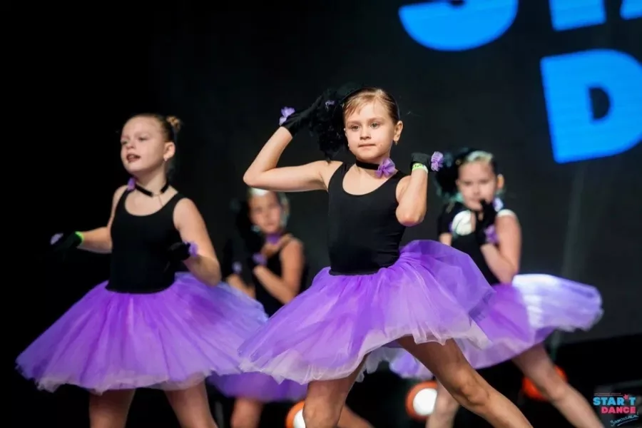 Dance Evolution Studio в Санкт-Петербурге: Локинг, Хореография , Хип-хоп, Современные Танцы, Модерн,