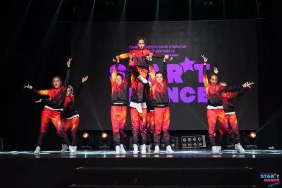 "Dance Evolution Studio"