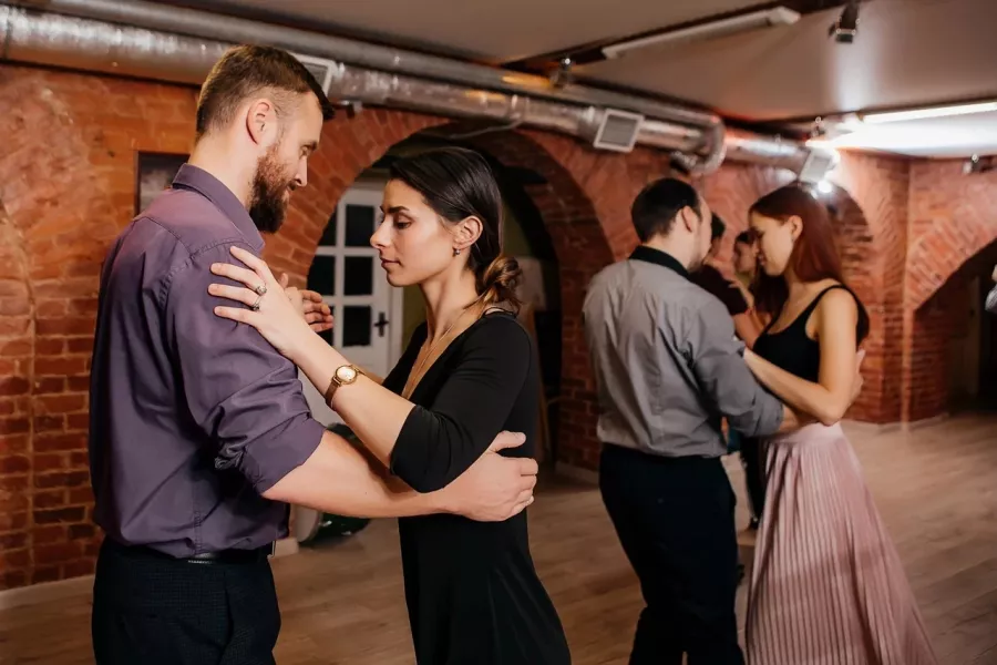 Школа танцев Каса Латина в Санкт-Петербурге: Линди-хоп, Сальса, Танго, Фламенко, Свинг, Блюз,