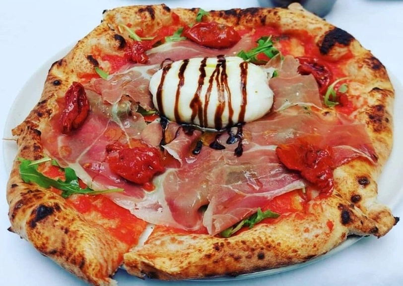 Pietra в Белграде: Пиццерия, Пицца, Вино, Коктейли, Вкусно,