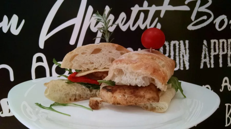 le Bon Appetit в Белграде: Вкусно, Пицца, Кафе, Бургеры,
