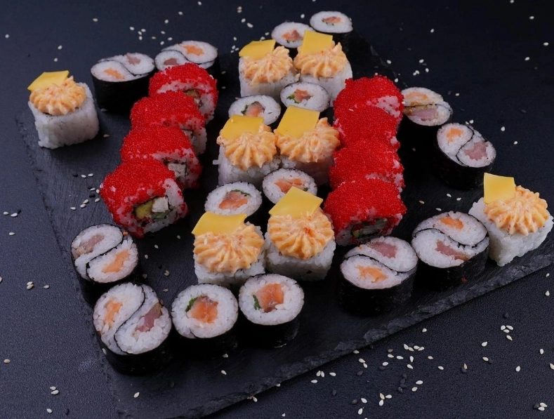 Кафе Суши или Позы в Краснодаре: Итальянская кухня, Буузы, Доставка, Детская комната, Японская кухня, Русская кухня, Аниматоры, Детское меню, Стейки,