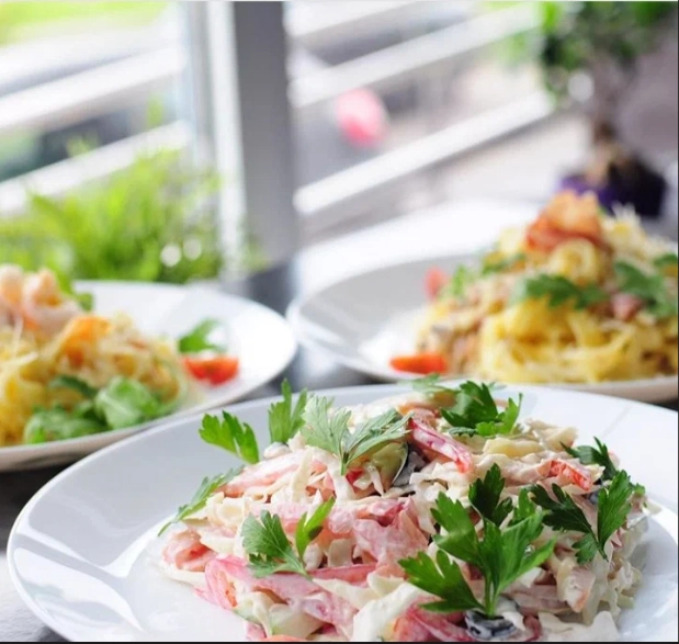 Кафе Sushi 100 в Краснодаре: Японская кухня, Индийская кухня, Кофе с собой, Доставка, Заказ столиков, Итальянская кухня, Паназиатская кухня, Европейская кухня,