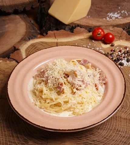 Семейное кафе Сарафан в Краснодаре: Русская кухня, Итальянская кухня, Заказ столиков, Европейская кухня, Пицца, Паста, Блины, Кофе с собой, Доставка, Детская комната,