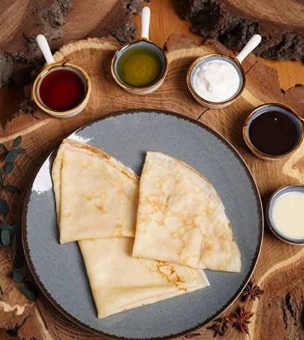 Семейное кафе Сарафан в Краснодаре: Русская кухня, Итальянская кухня, Заказ столиков, Европейская кухня, Пицца, Паста, Блины, Кофе с собой, Доставка, Детская комната,