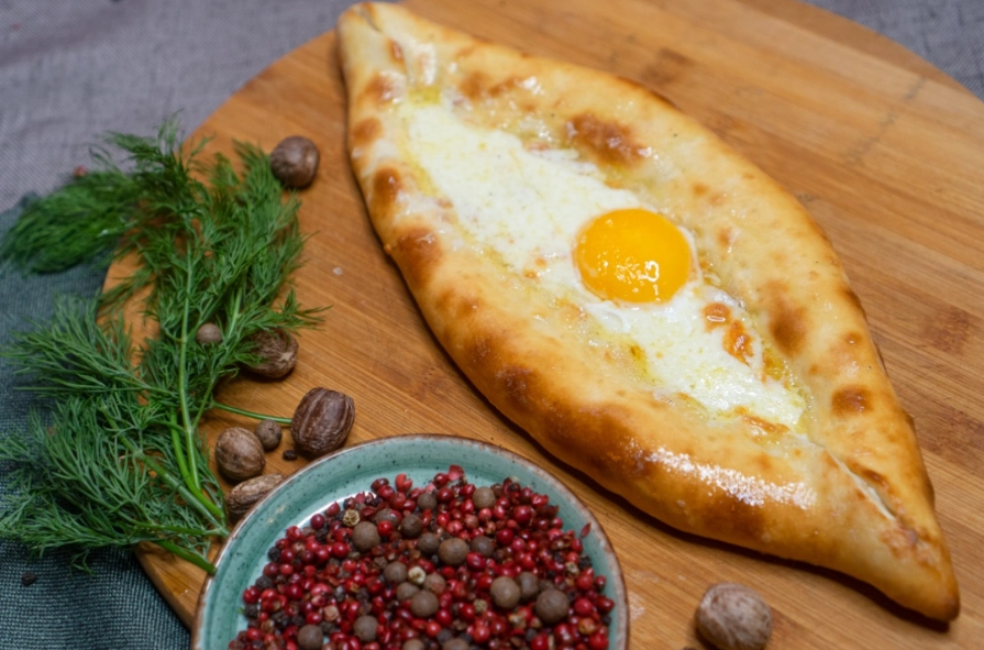 Ресторан Bazar в Краснодаре: Итальянская кухня, Винный ресторан, Детское меню, Кофе с собой, Доставка, Европейская кухня, Живая музыка, Кавказская кухня, Летняя терраса,