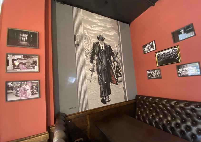 Бар Blinders Bar в Краснодаре: Немецкая кухня, Винная карта, Летняя терраса, Доставка, Спортивные трансляции, Стейки, Проведение банкетов, Европейская кухня, Бургеры,