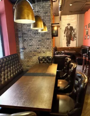 Бар "Blinders Bar".