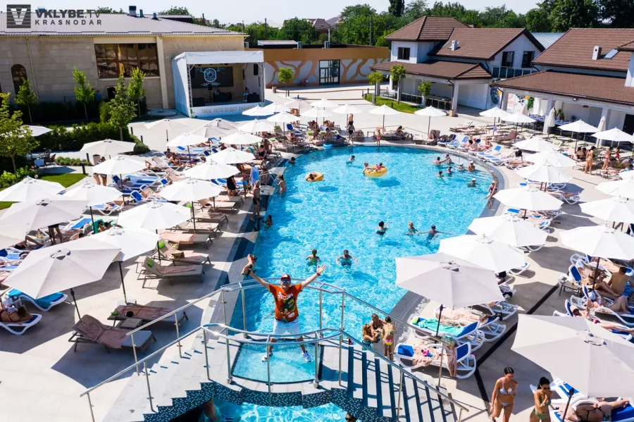 Бассейн ZagarroBeachClub в Краснодаре: Бассейн, Плавание, Плавание всей семьей, Семейный отдых, Чилим,