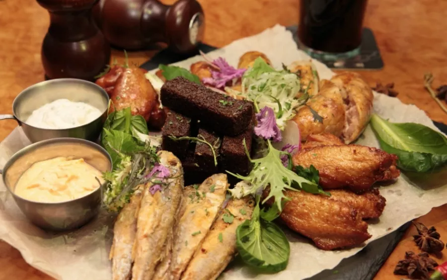 Паб Macgregor`s pub в Краснодаре: Ирландский паб, Винная карта, Европейская кухня, Живая музыка, Спортивные трансляции, Бургеры, Блюда на гриле, Проведение банкетов,