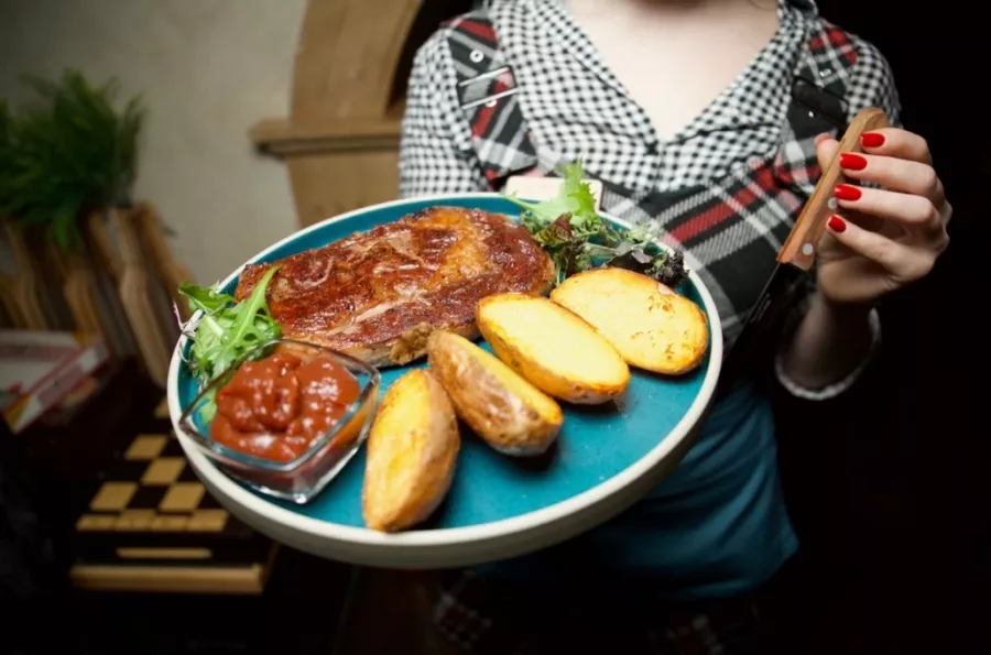 Паб Macgregor`s pub в Краснодаре: Ирландский паб, Винная карта, Европейская кухня, Живая музыка, Спортивные трансляции, Бургеры, Блюда на гриле, Проведение банкетов,