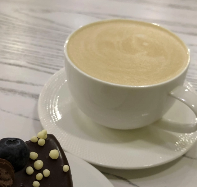 Кафе-кондитерская Caramel desserts в Краснодаре: Гонконгские вафли, Заказ навынос, Завтрак, Можно с собакой, Кофе с собой, Доставка, Сэндвичи, Кондитерские изделия,