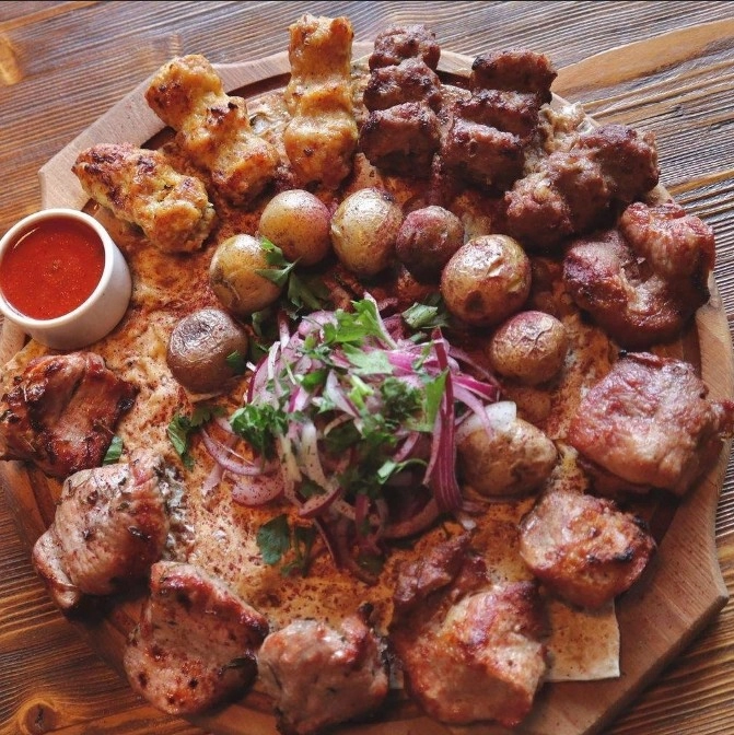 Шашлычная Бык да баран в Москве: Шашлычные, Восточная кухня, Заказ навынос, Постное меню, Европейская кухня,