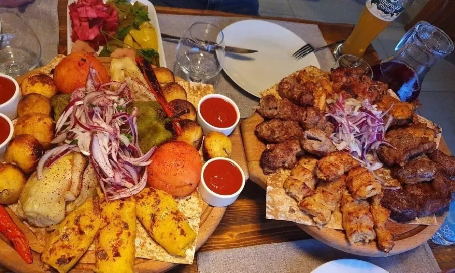 Шашлычная Бык да баран в Москве: Шашлычные, Восточная кухня, Заказ навынос, Постное меню, Европейская кухня,