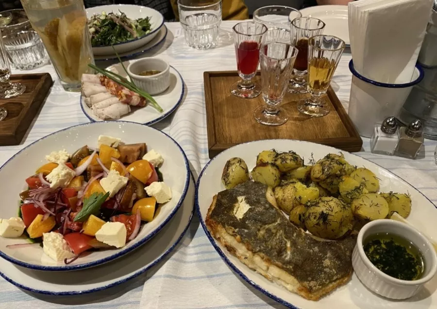Кафе Одесса-мама в Москве: Украинская кухня, Еврейская кухня, Бизнес-ланч, Живая музыка, Винная карта,