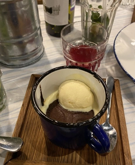 Кафе Одесса-мама в Москве: Украинская кухня, Еврейская кухня, Бизнес-ланч, Живая музыка, Винная карта,