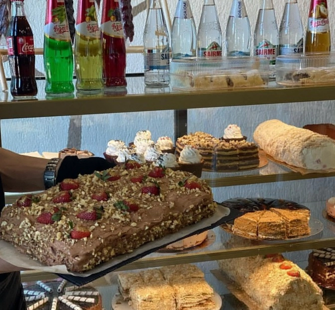 Кафе-ресторан Little Georgia в Москве: Хинкальные, Грузинская кухня, Заказ столиков, Живая музыка, Заказ навынос, Проведение банкетов,