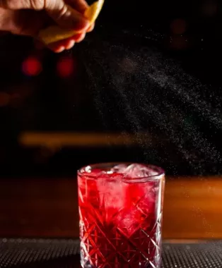 Кафе-бар "Tin Woodman Bar".