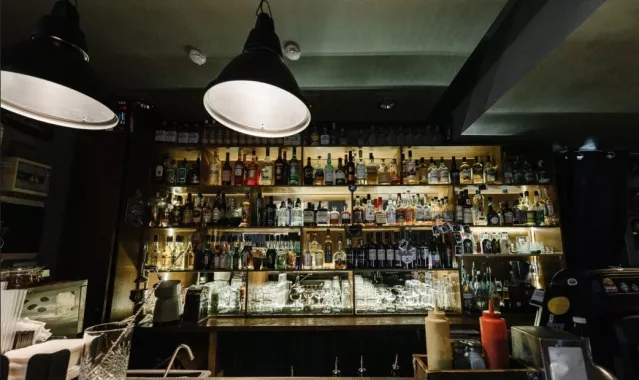 Кафе-бар "Tin Woodman Bar".