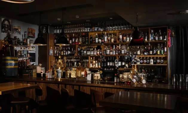 Кафе-бар "Tin Woodman Bar".