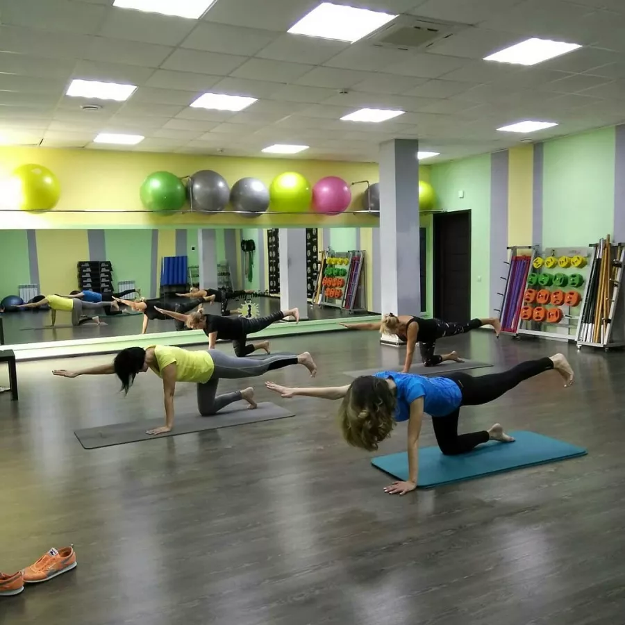 Центр спорта и красоты Лайм-fit в Краснодаре: Аэробика, АэробикаСтретчинг, Фитнес бар, TRX тренировки, Персональный тренер, Фитбол,