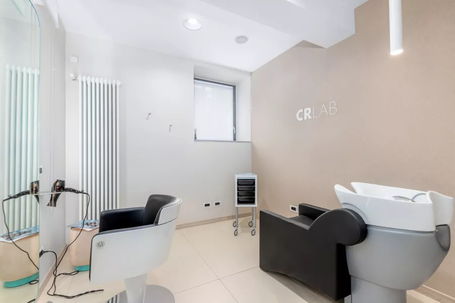Салон красоты Cesare Ragazzi Laboratories Insubria в Комо: Стрижка , Краска волос ,