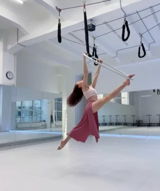 Студия банджи-фитнеса, воздушной гимнастики и растяжки "Art fly bungee"