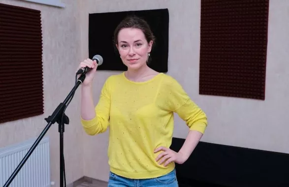 "Уроки вокала и фортепиано".