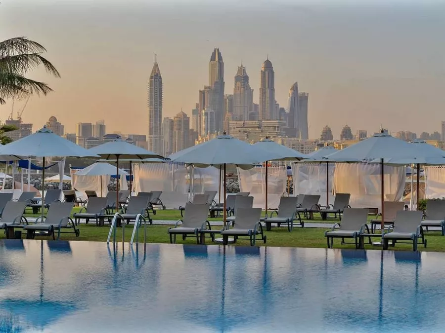 Отель Rixos The Palm Hotel & Suites 5* в Дубаи: Прибрежный отель, Детский городок , Спа , Конференц-зал, Рестораны в отеле , Аниматоры , Номера на берегу ,