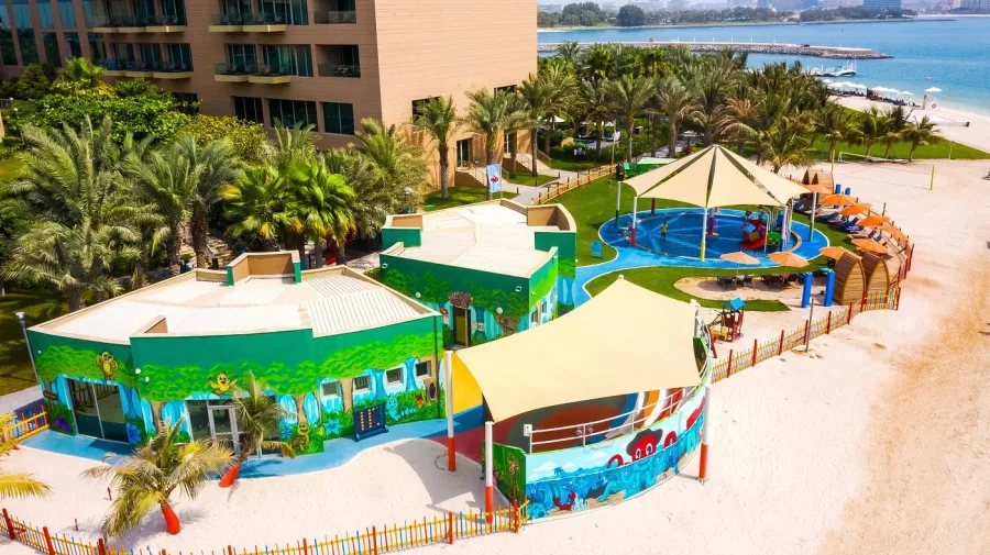 Отель Rixos The Palm Hotel & Suites 5* в Дубаи: Прибрежный отель, Детский городок , Спа , Конференц-зал, Рестораны в отеле , Аниматоры , Номера на берегу ,