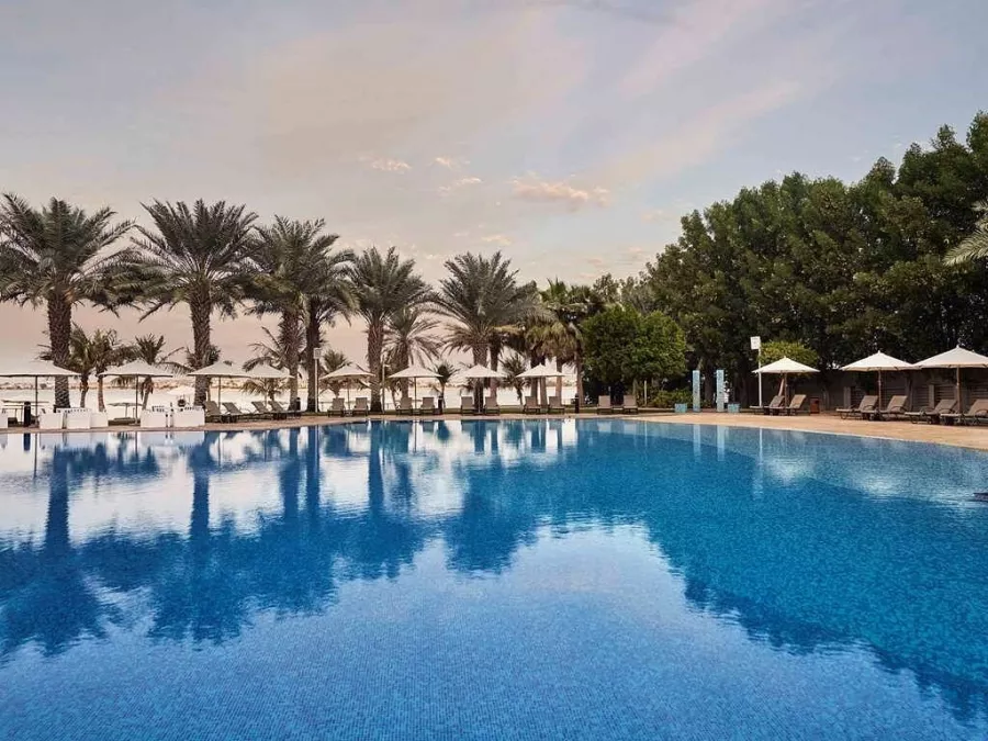 Отель Rixos The Palm Hotel & Suites 5* в Дубаи: Прибрежный отель, Детский городок , Спа , Конференц-зал, Рестораны в отеле , Аниматоры , Номера на берегу ,