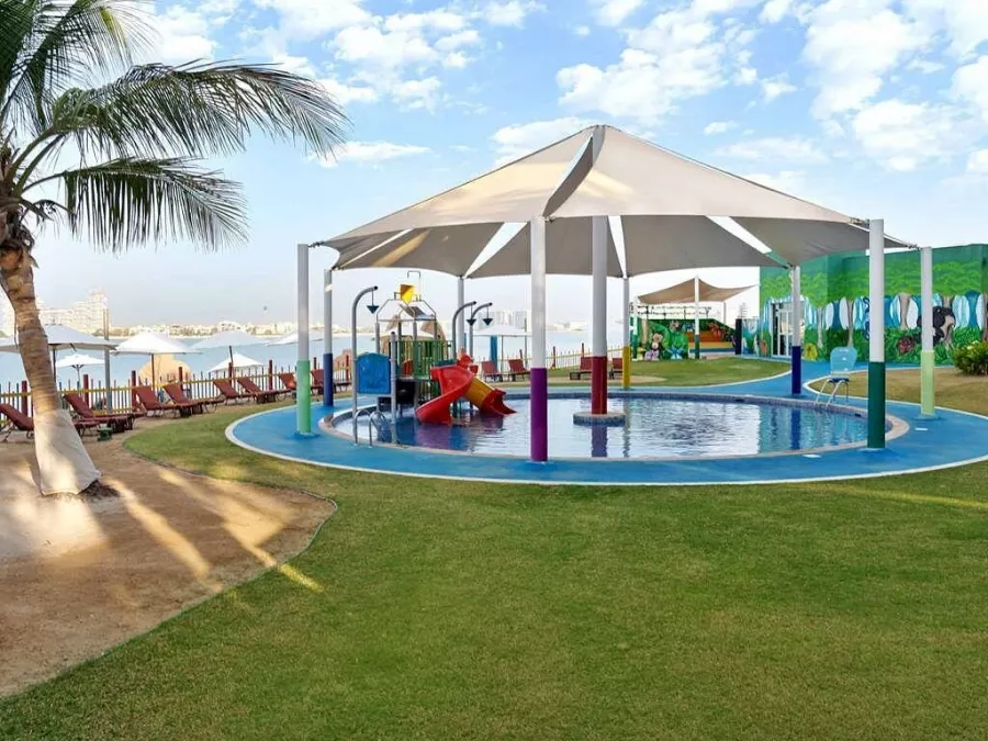 Отель Rixos The Palm Hotel & Suites 5* в Дубаи: Прибрежный отель, Детский городок , Спа , Конференц-зал, Рестораны в отеле , Аниматоры , Номера на берегу ,