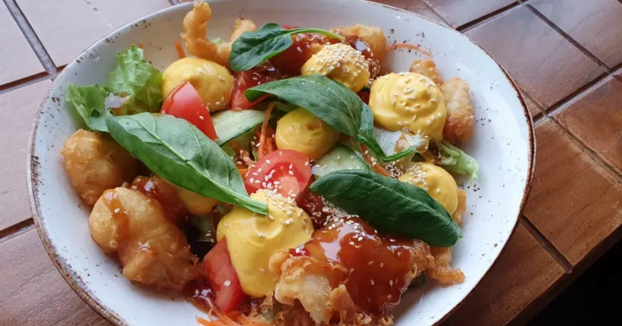 Кафе Tori ramen. Pan-Asia bistro в Краснодаре: Заказ навынос, Детское меню, Летняя терраса, Можно с собакой, Лапша wok, Доставка, Паназиатская кухня, Суши, Бизнес-ланч,